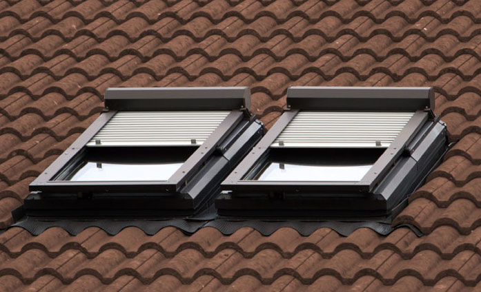 Dachfensterrollladen - Optik bei manueller Bedienung