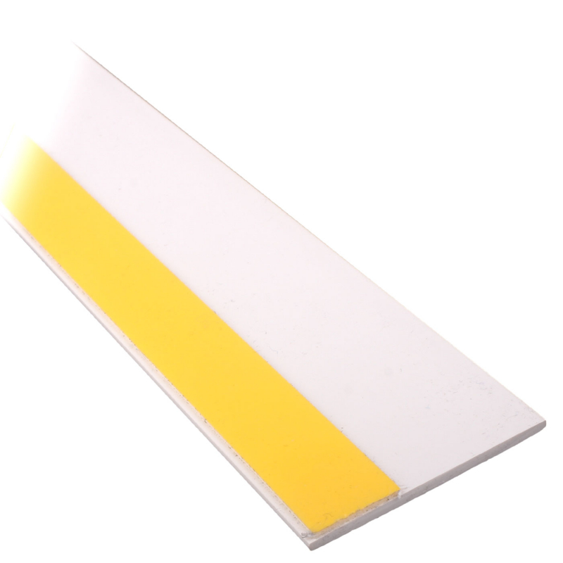 enobi Flachleiste 50 x 3,0 mm aus Kunststoff mit selbstklebendem  Schaumklebeband, weiß (RAL 9016), Länge 600 cm | Fensterleiste | Rolladen-  und Sonnenschutzprodukte | enobi GmbH